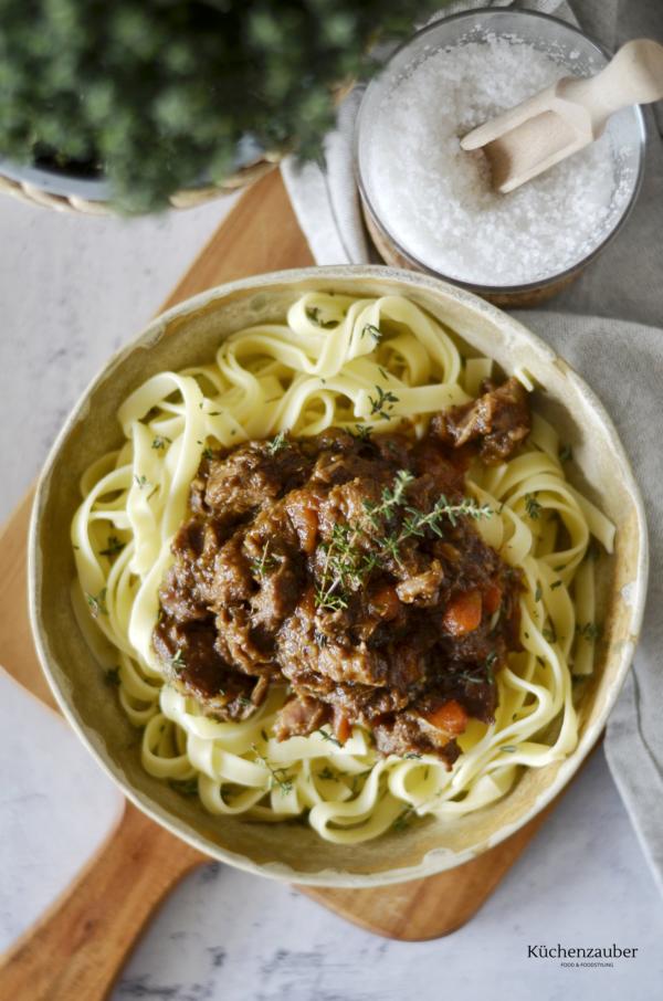 Lammragout mit Bandnudeln - Küchenzauber